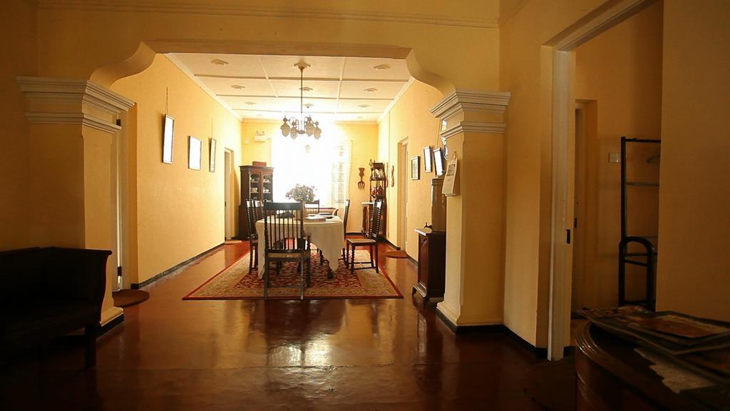 Senani Colonial Holiday Bungalow Nuwara Eliya Værelse billede