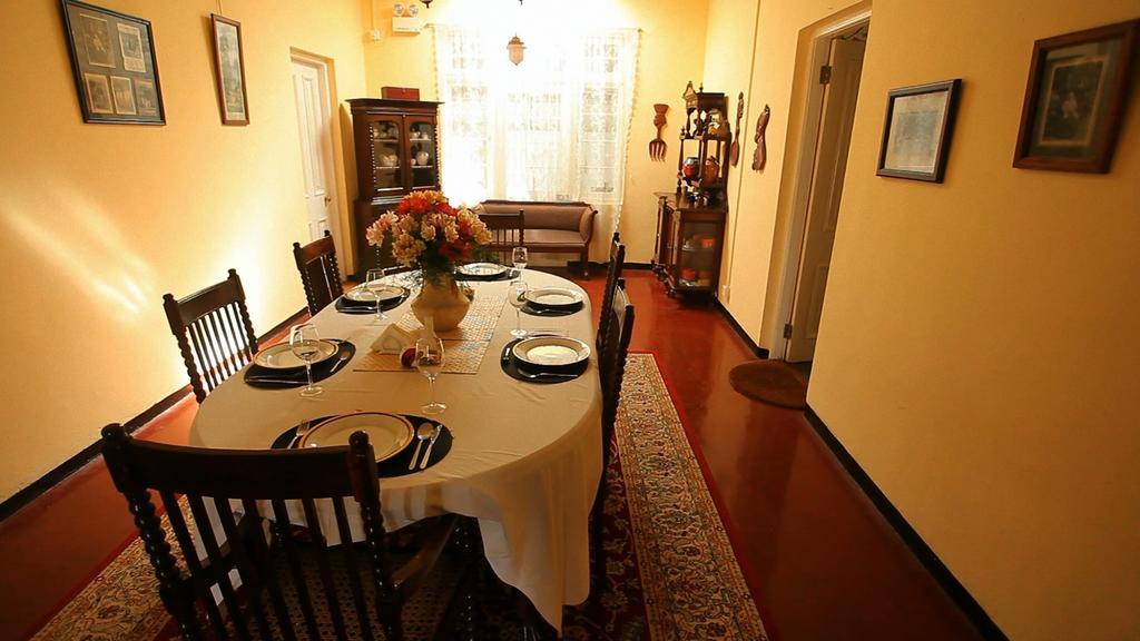 Senani Colonial Holiday Bungalow Nuwara Eliya Værelse billede